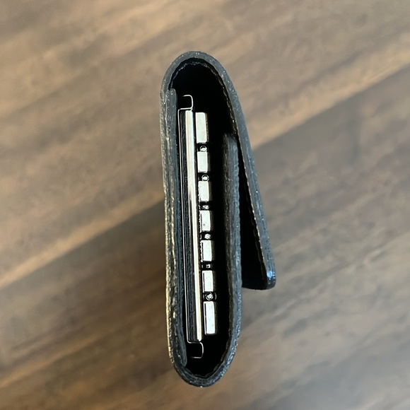 LV grey and Black gently used Keyholder - Picture 6 of 7